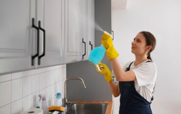 medium-shot-woman-cleaning-home_23-2150453302